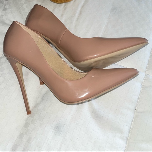 ASOS DESIGN Penelope Stiletto Pumps in Beige Patent - Picture 12 of 15